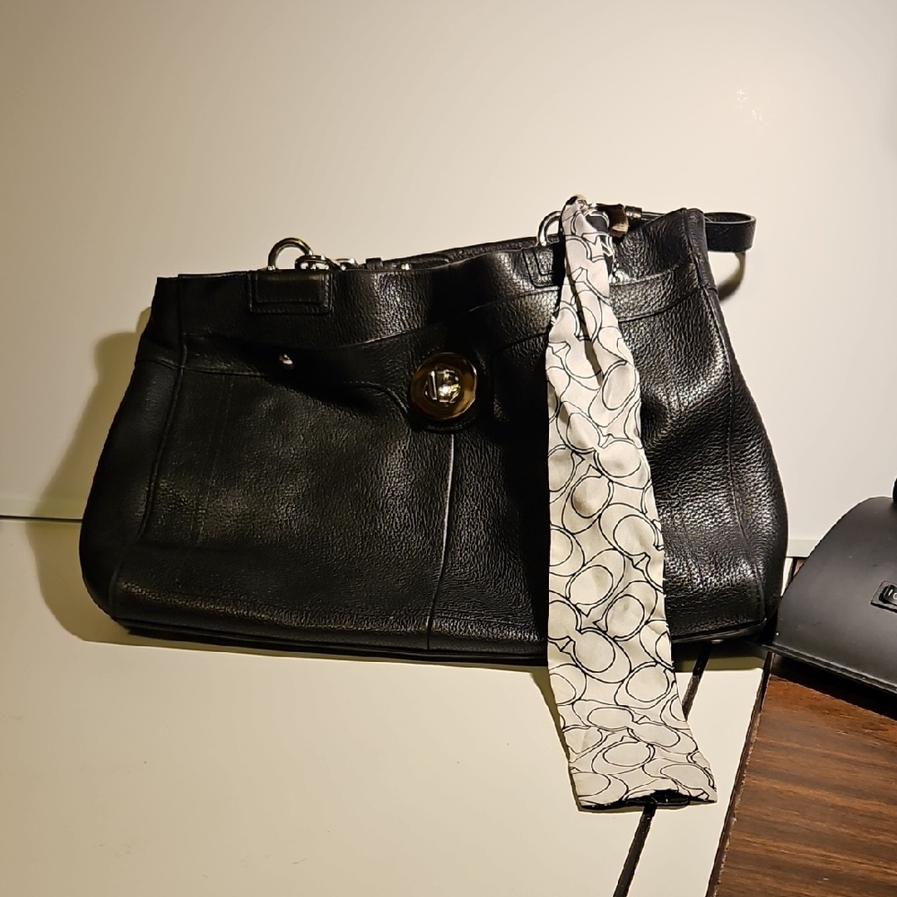 Elegant Black Leather Handbag